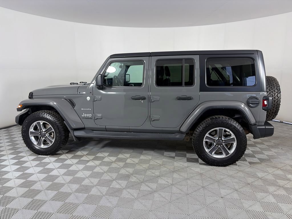 Used 2018 Jeep Wrangler Unlimited Sahara w/ Cold Weather Group AWD/4WD image 4
