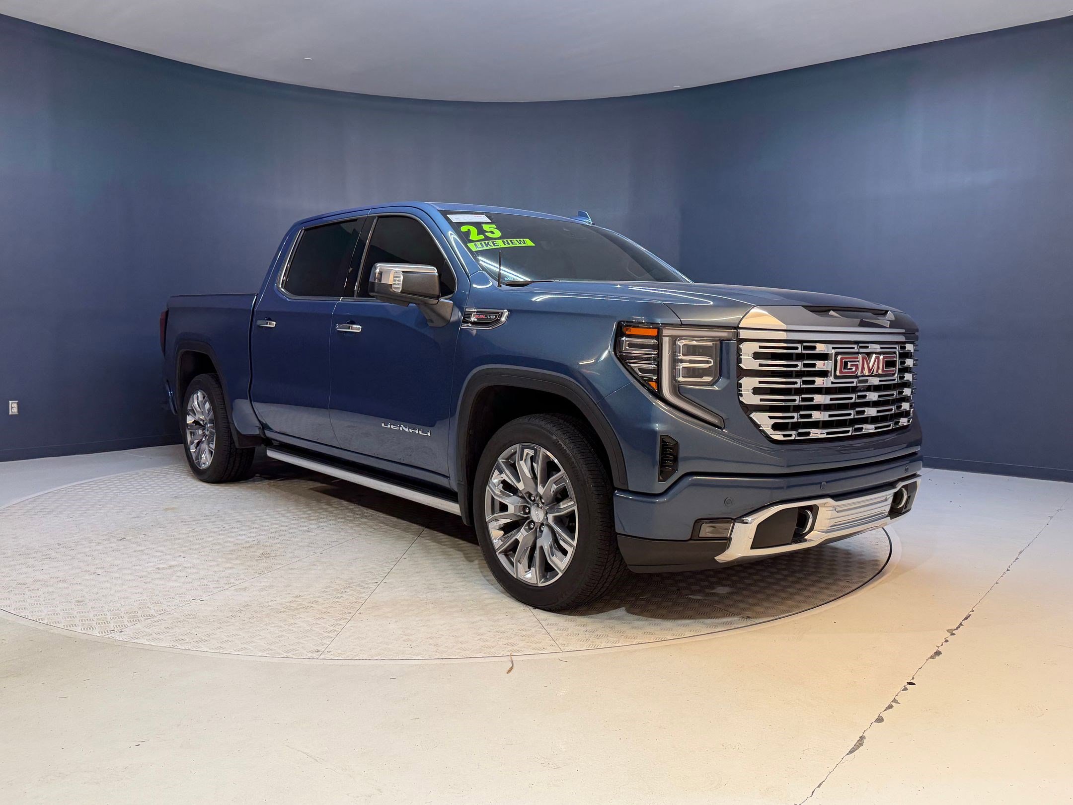 Used 2025 GMC Sierra 1500 Denali AWD/4WD image 7