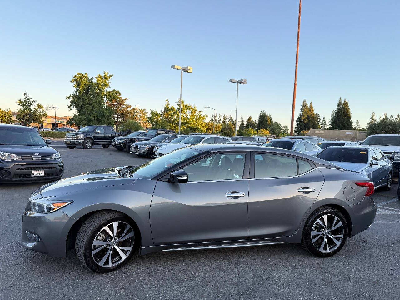 Used 2017 Nissan Maxima 3.5 SV FWD image 5