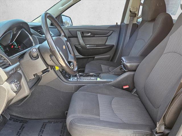 Used 2017 Chevrolet Traverse LT w/ Style and Technology Package image 16