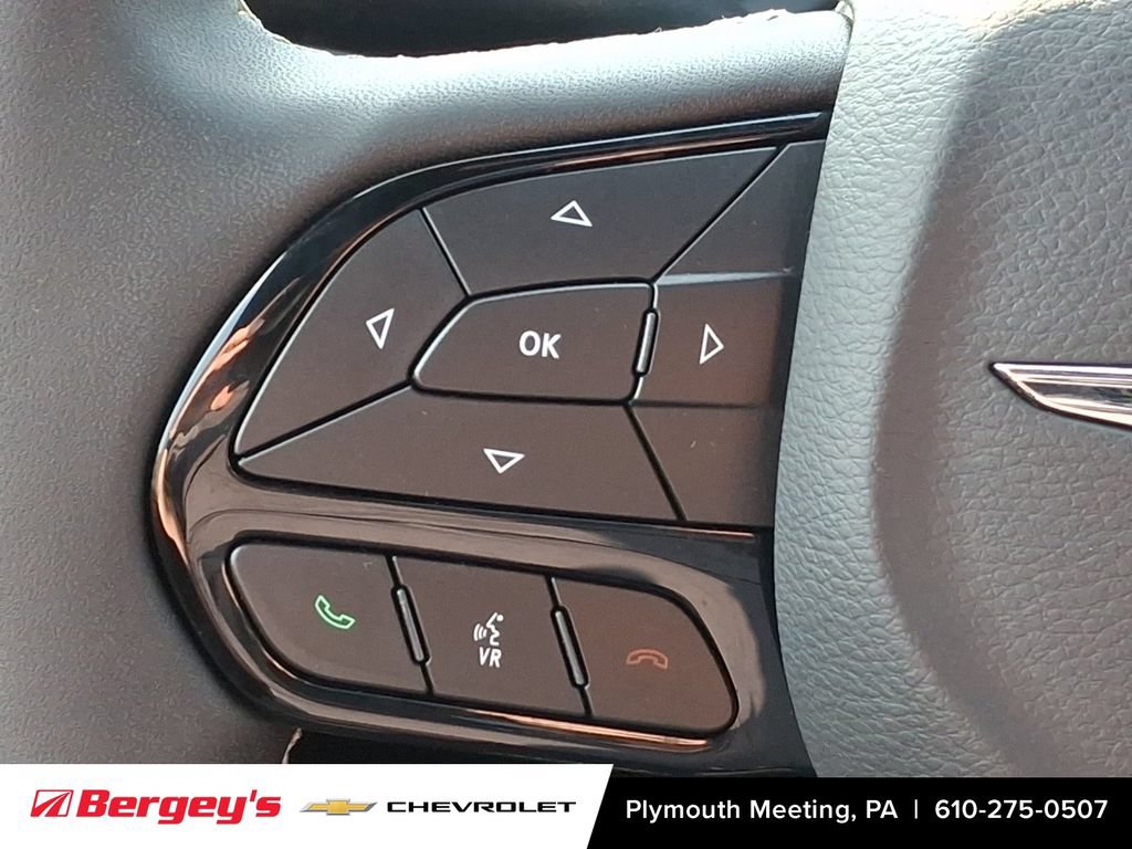 Used 2026 Chrysler Pacifica Limited w/ S Appearance Package FWD image 26