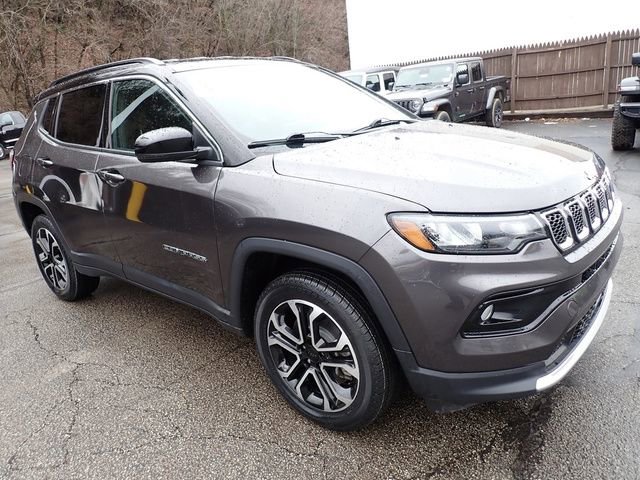 Used 2023 Jeep Compass Limited image 9