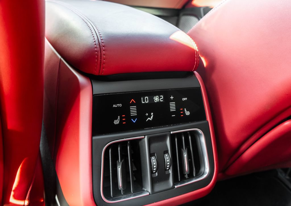 Used 2023 Maserati Grecale Modena AWD/4WD image 33