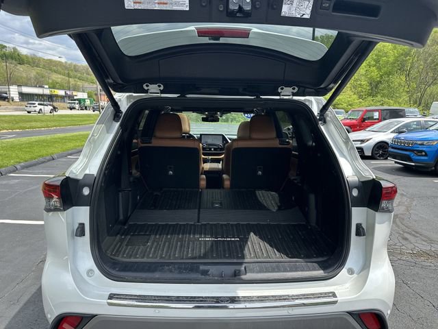 Used 2024 Toyota Highlander Platinum AWD/4WD image 22