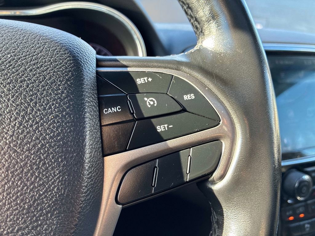 Used 2020 Jeep Grand Cherokee Limited AWD/4WD image 26