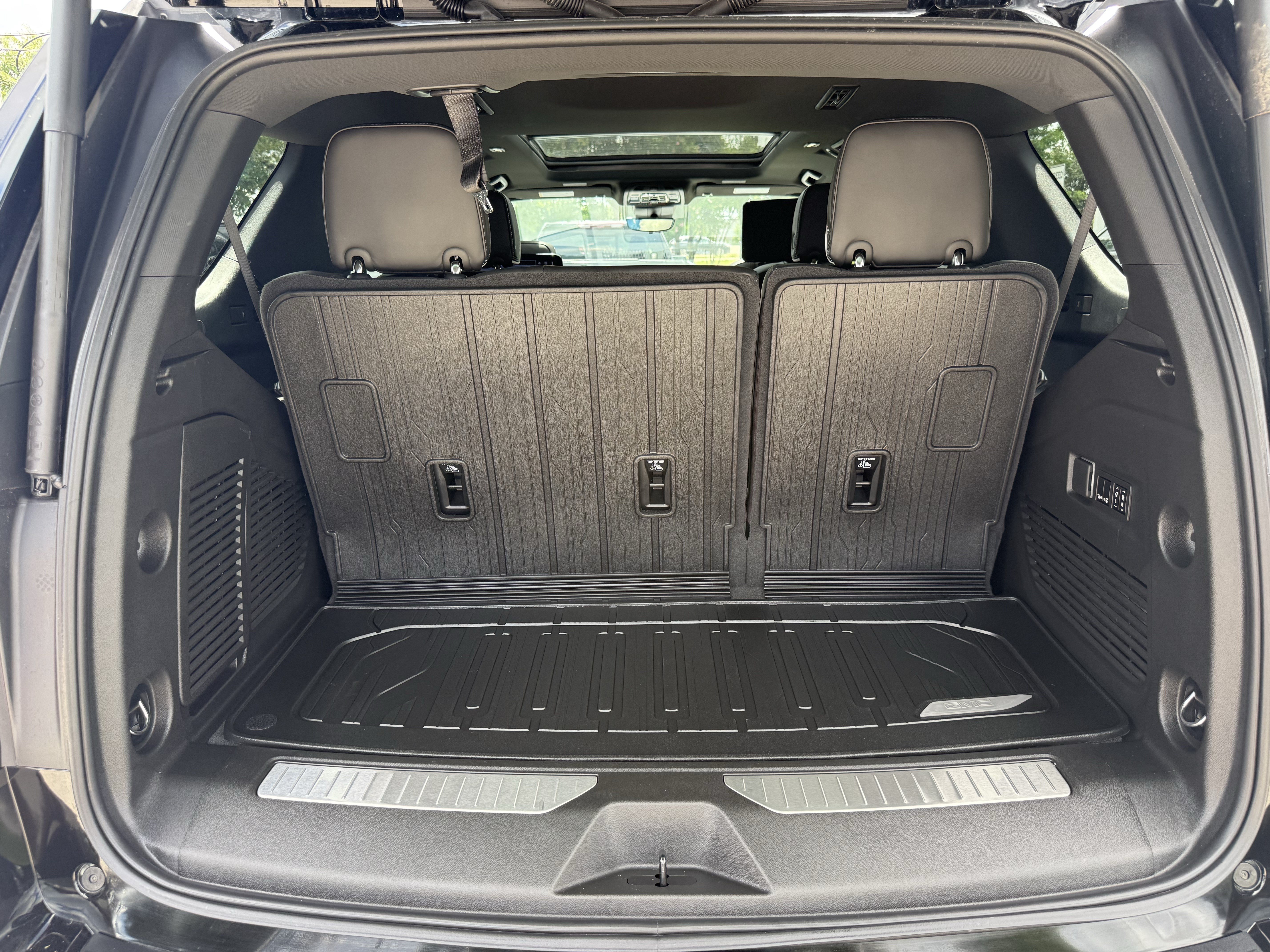 Used 2026 GMC Yukon AT4 Ultimate w/ LPO, Floor Liner Package AWD/4WD image 30