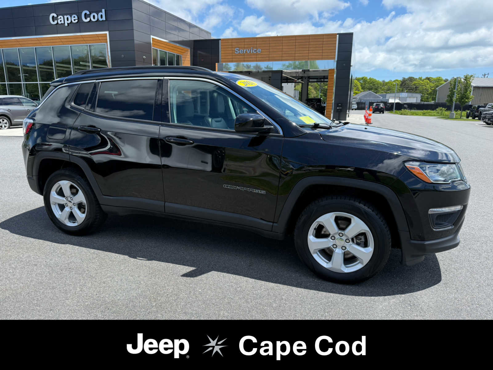 Used 2021 Jeep Compass Latitude w/ Sun and Sound Group AWD/4WD image 1
