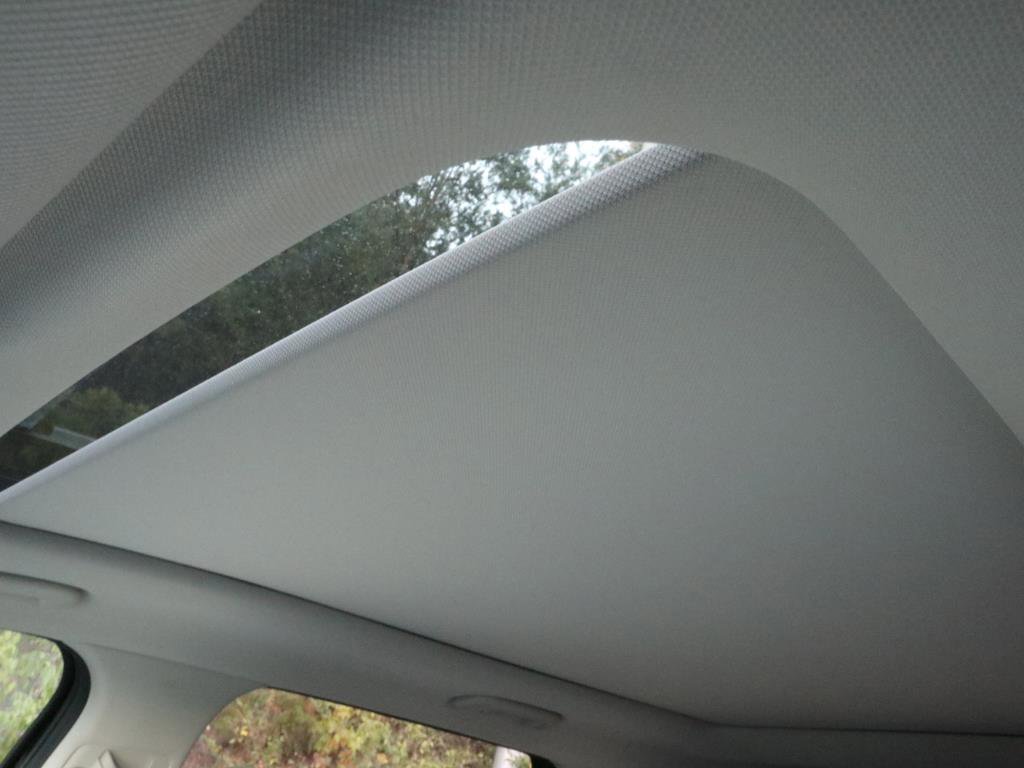 New 2025 Kia Sorento S w/ Panoramic Sunroof Package image 9