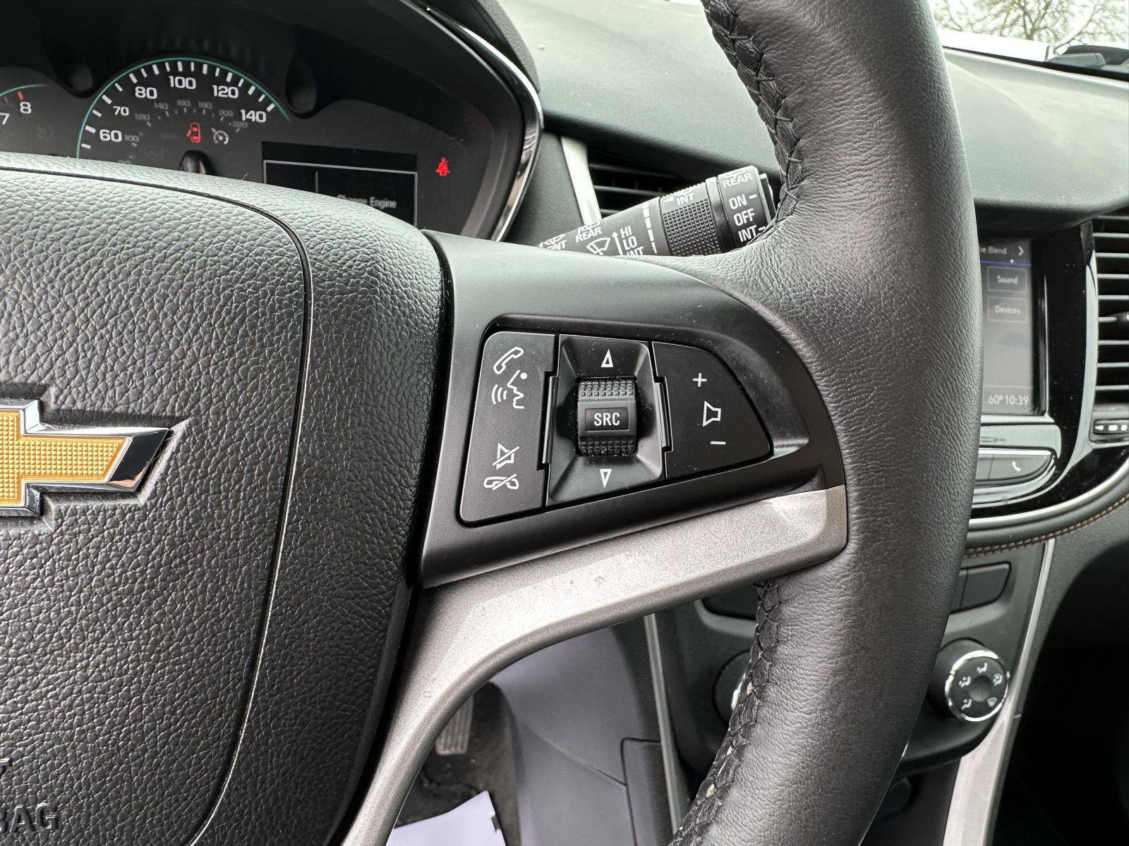 Used 2022 Chevrolet Trax LT w/ LT Convenience Package image 22