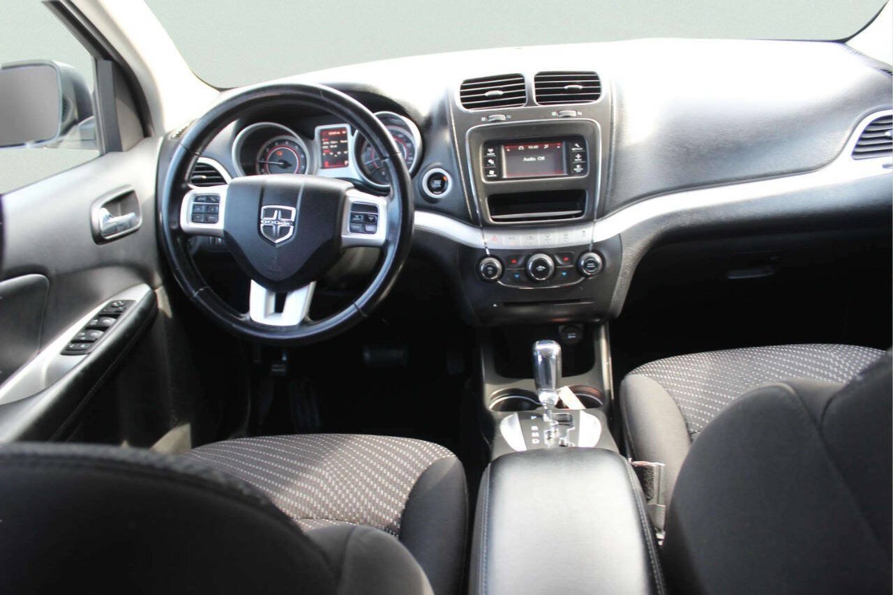 Used 2016 Dodge Journey SE w/ Flexible Seating Group FWD image 7