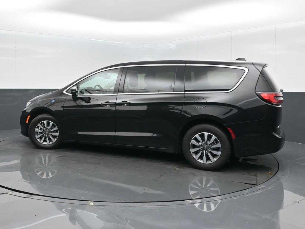 Certified 2024 Chrysler Pacifica Select image 5
