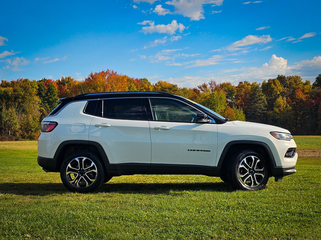 Used 2022 Jeep Compass Limited AWD/4WD image 3