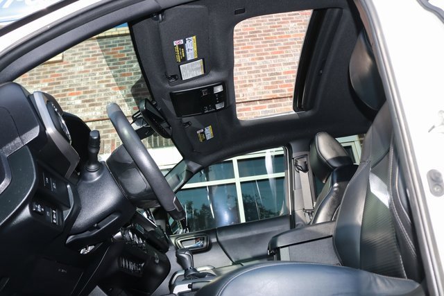 Used 2020 Toyota Tacoma Limited image 18