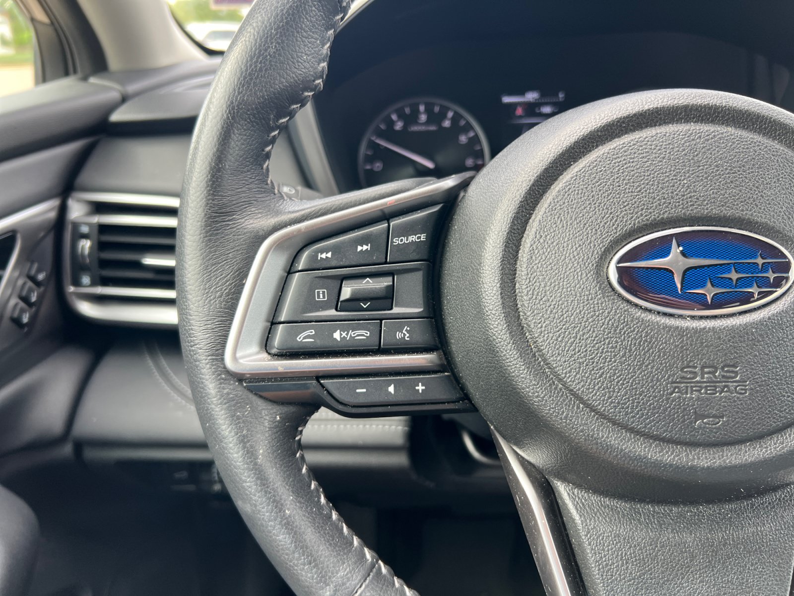 Used 2024 Subaru Outback Limited w/ Popular Package #2 AWD/4WD image 29