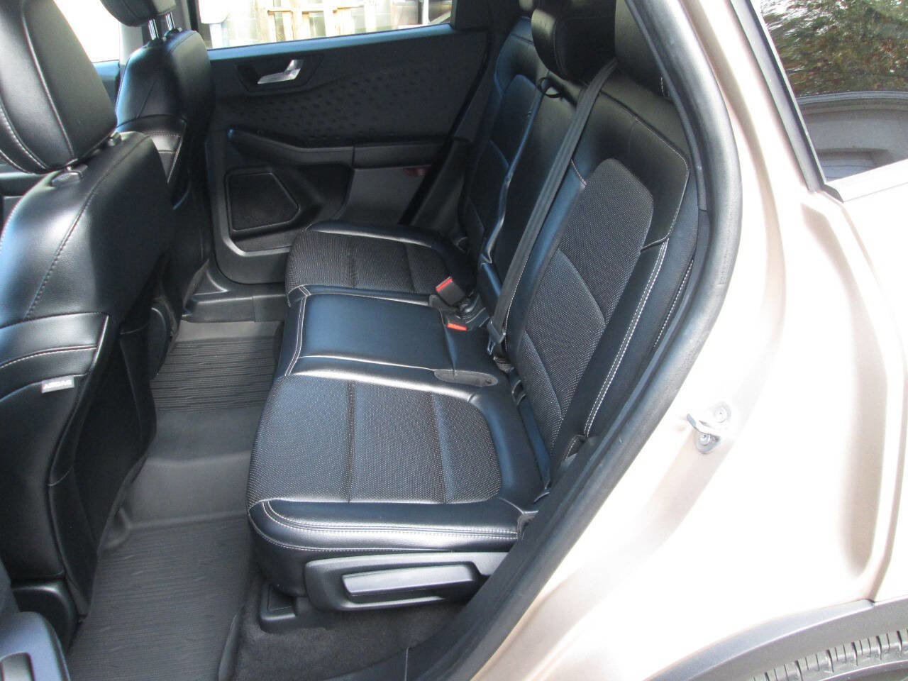 Used 2020 Ford Escape SEL image 17