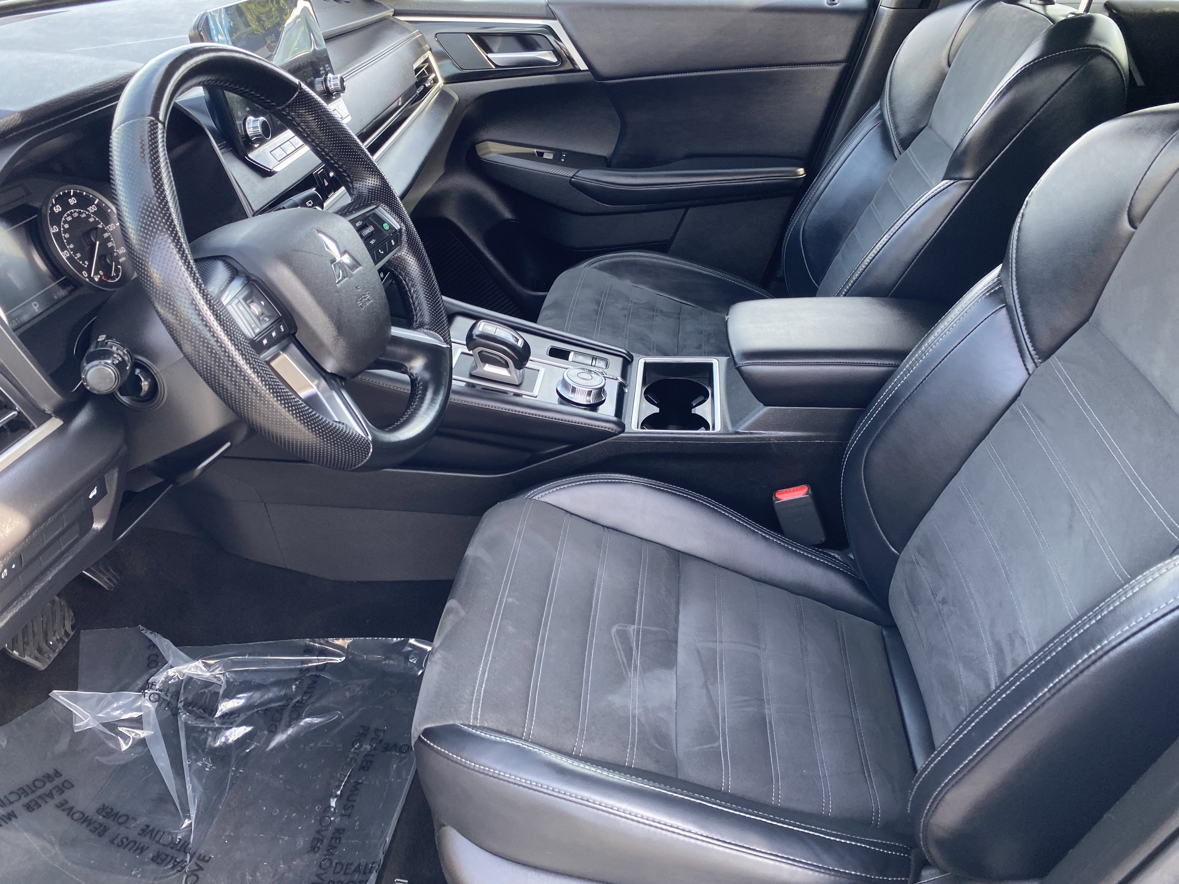 Used 2024 Mitsubishi Outlander SE image 16