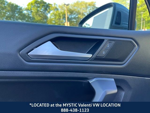 Used 2020 Volkswagen Tiguan SE image 32