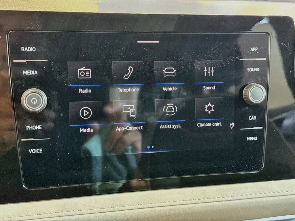 Certified 2025 Volkswagen Taos SE AWD/4WD image 16
