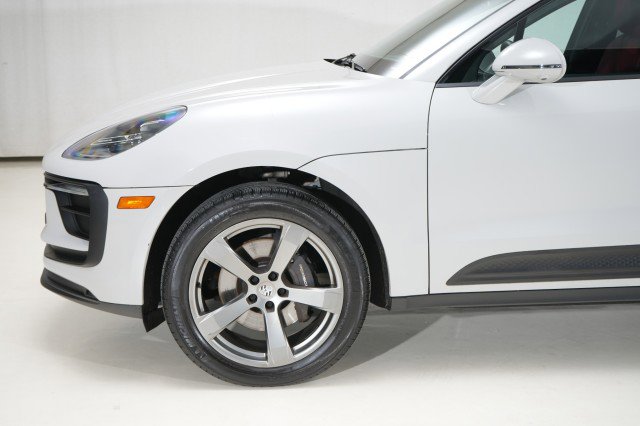 Used 2023 Porsche Macan image 4