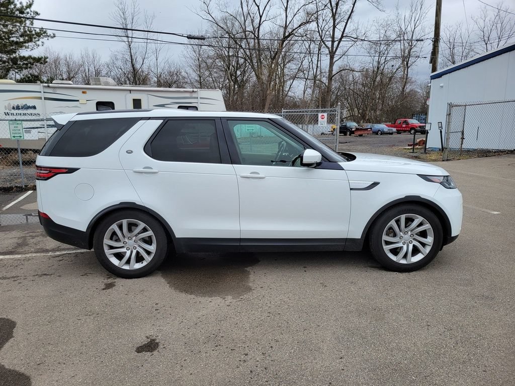 Used 2017 Land Rover Discovery HSE AWD/4WD image 4