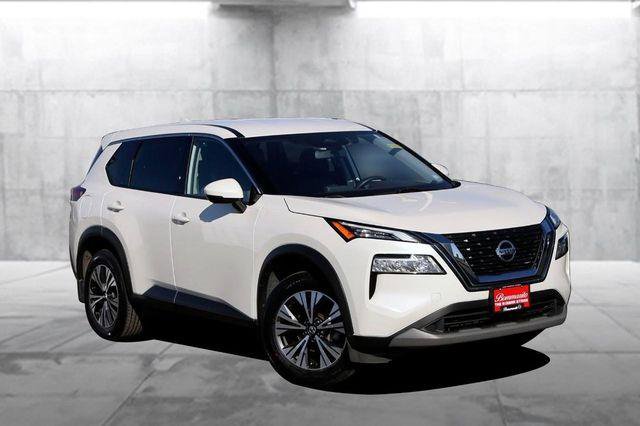 Used 2021 Nissan Rogue SV image 2