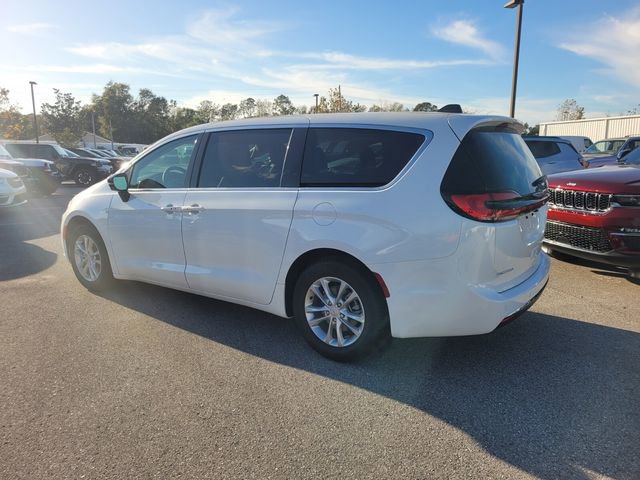 New 2026 Chrysler Pacifica Select FWD image 9