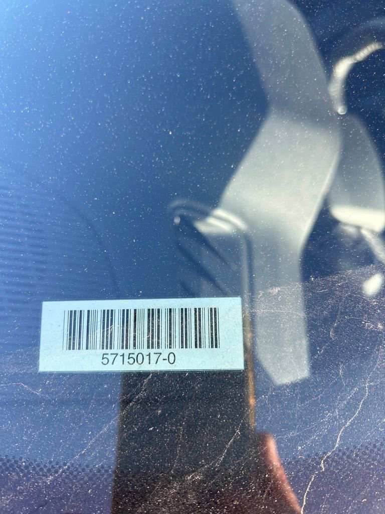 Used 2025 Jeep Grand Cherokee Altitude image 2