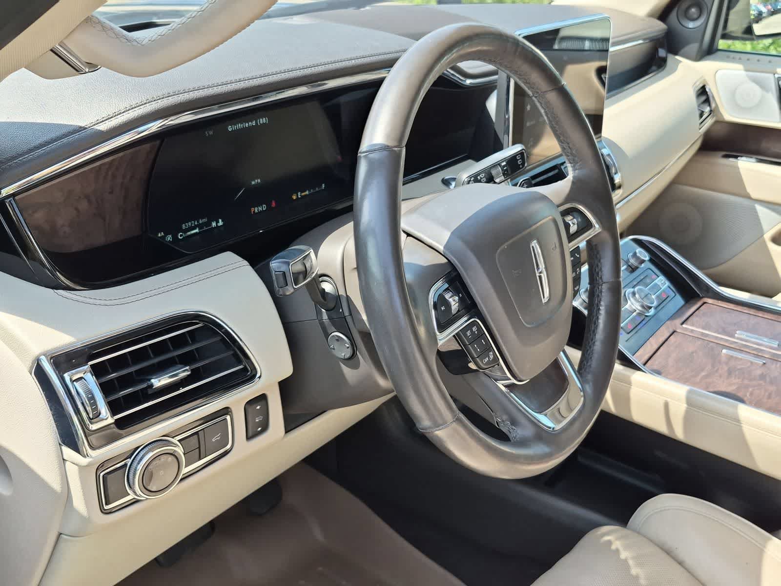Used 2018 Lincoln Navigator Reserve w/ Technology Package AWD/4WD image 10