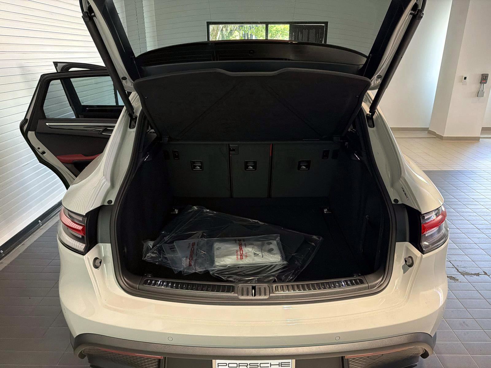 New 2026 Porsche Macan S image 13