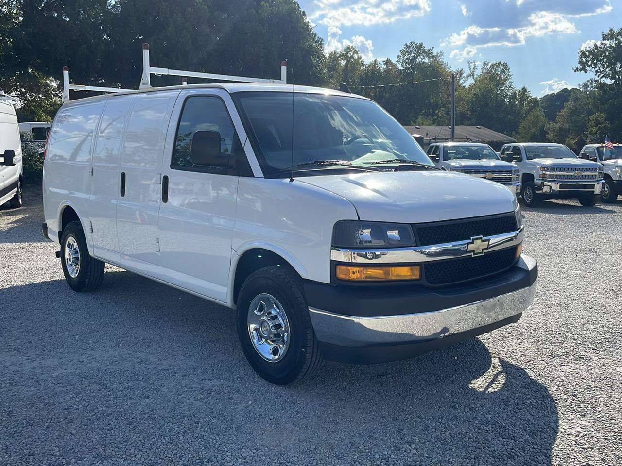 Used 2020 Chevrolet Express 2500 w/ Driver Convenience Package RWD image 7