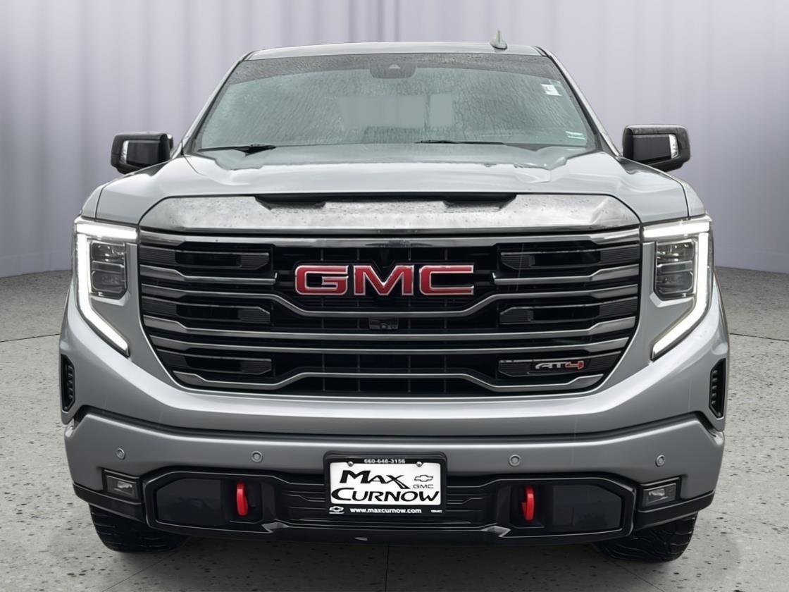 Used 2024 GMC Sierra 1500 AT4 w/ Technology Package image 9