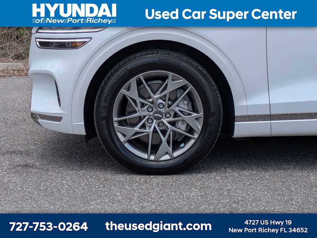 Used 2025 Genesis GV70 2.5T w/ Select Package AWD/4WD image 10