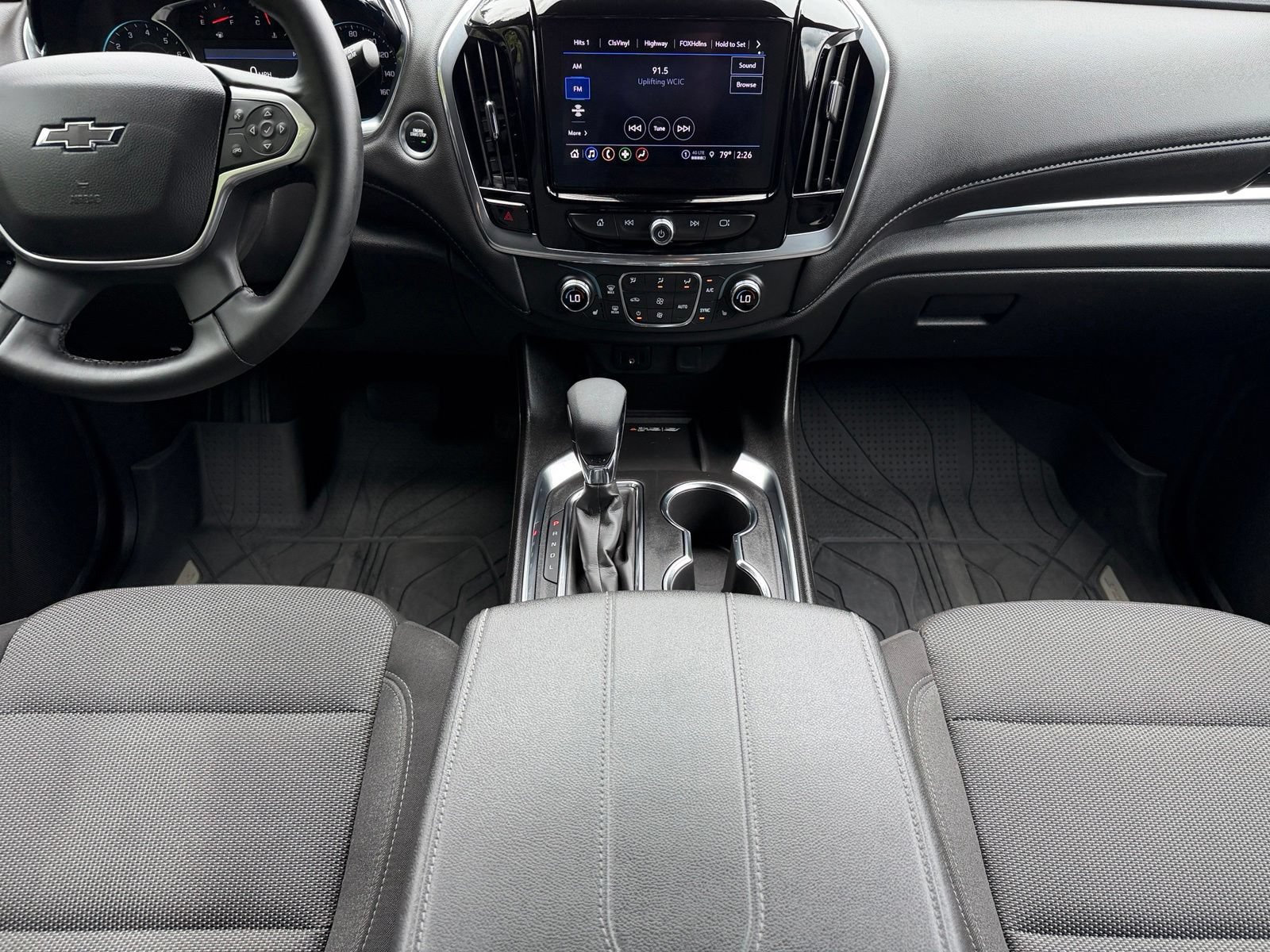 Used 2023 Chevrolet Traverse LT FWD image 19