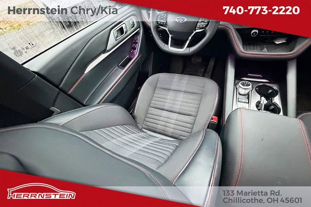 Used 2025 Ford Explorer ST-Line w/ Premium Package image 9