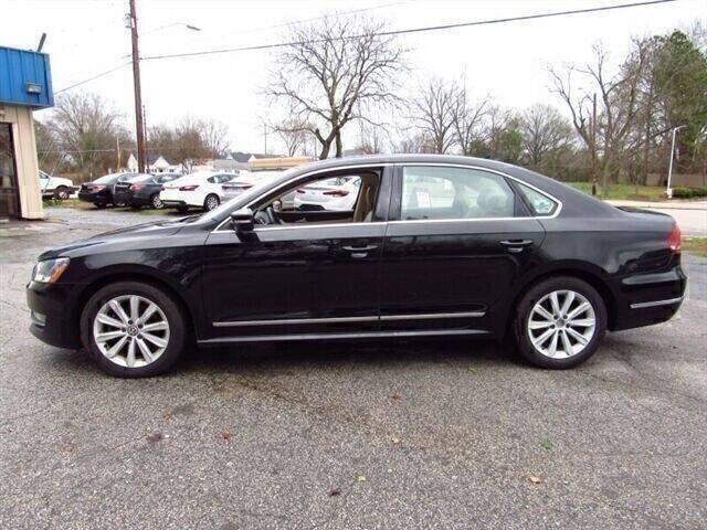 Used 2013 Volkswagen Passat 2.5 SEL Premium FWD image 3