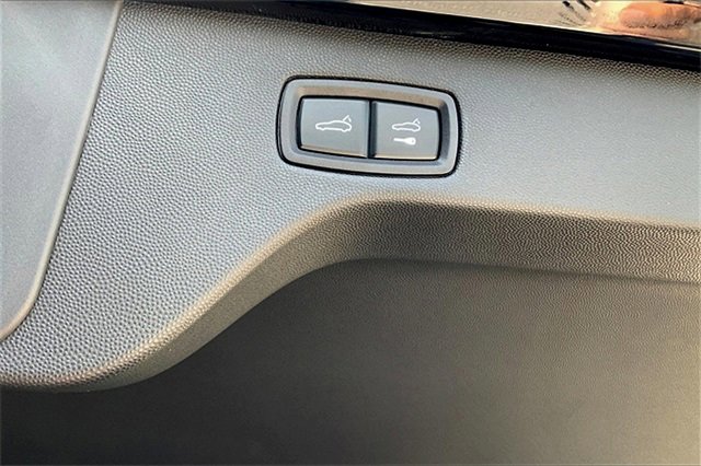 Used 2025 Porsche Macan Electric image 21