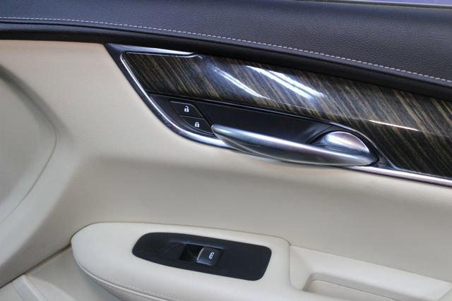 Used 2019 Cadillac XT5 FWD image 9