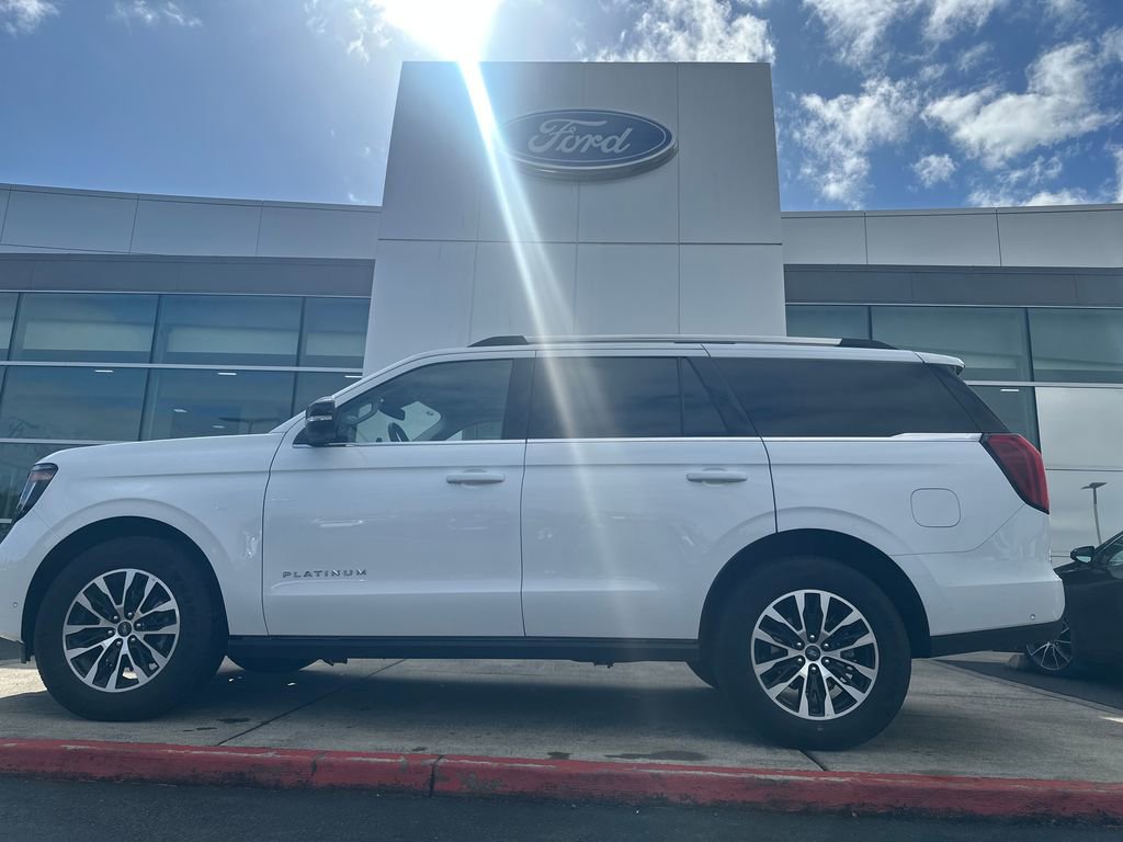 Used 2025 Ford Expedition Platinum image 1