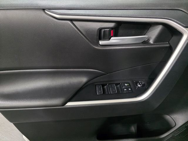 Used 2025 Toyota RAV4 XLE AWD/4WD image 10