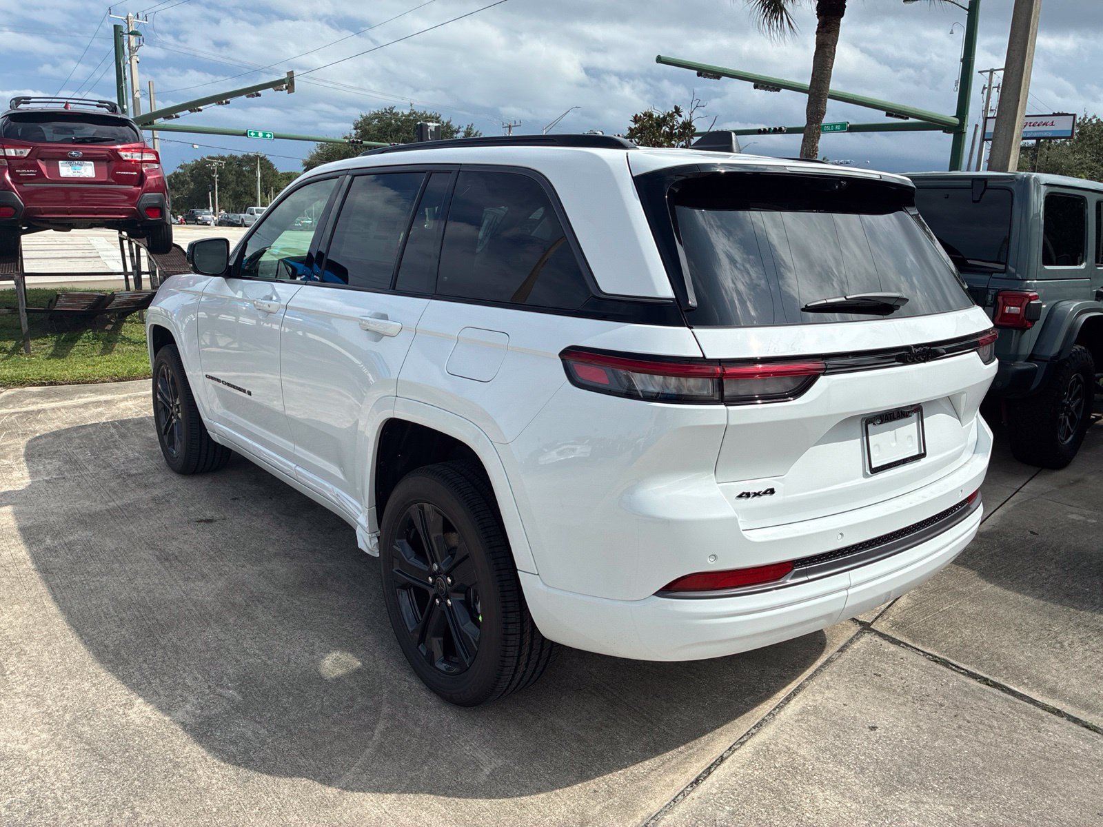 New 2027 Jeep Grand Cherokee Limited AWD/4WD image 3