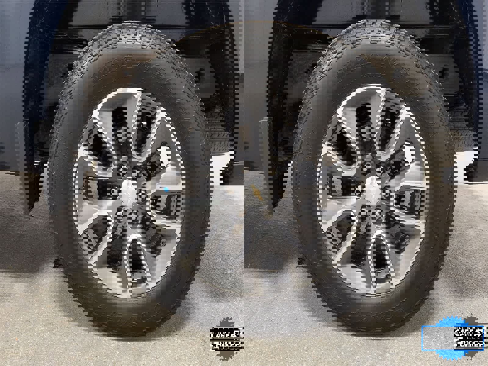 Used 2023 Chevrolet Silverado 1500 LT image 14