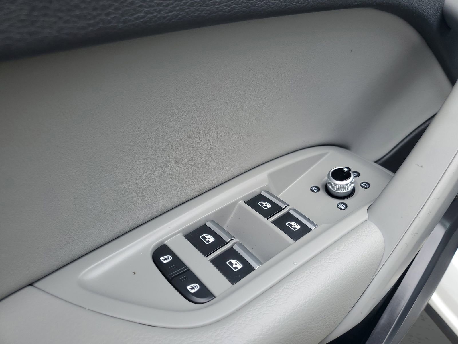 Used 2022 Audi Q5 2.0T Premium w/ Convenience Package image 21