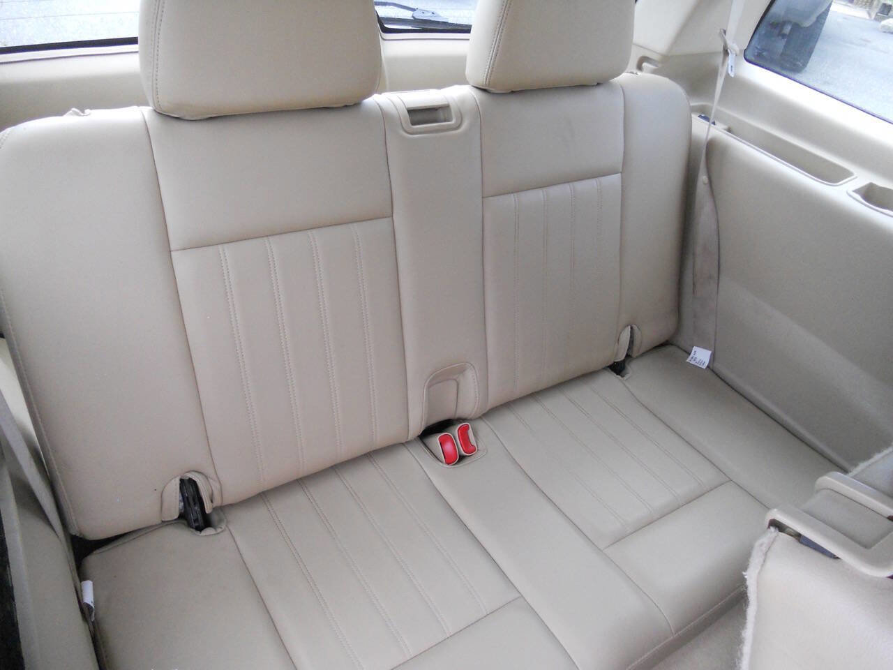 Used 2005 Lincoln Aviator AWD image 28