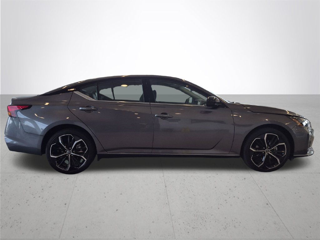 Certified 2025 Nissan Altima 2.5 SR AWD/4WD image 7