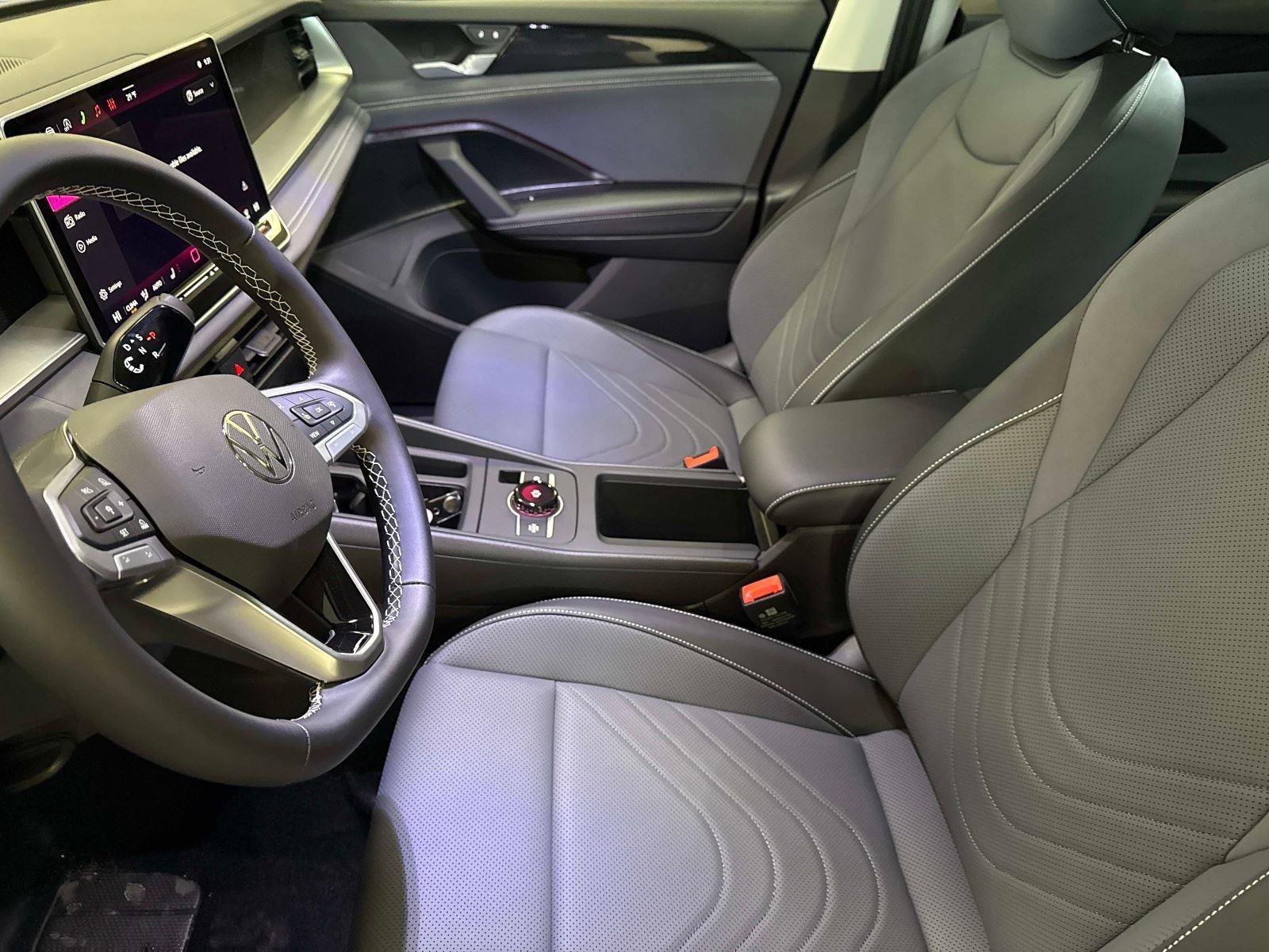 New 2026 Volkswagen Tiguan SE image 21