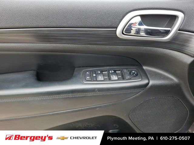 Used 2019 Jeep Grand Cherokee Altitude AWD/4WD image 15