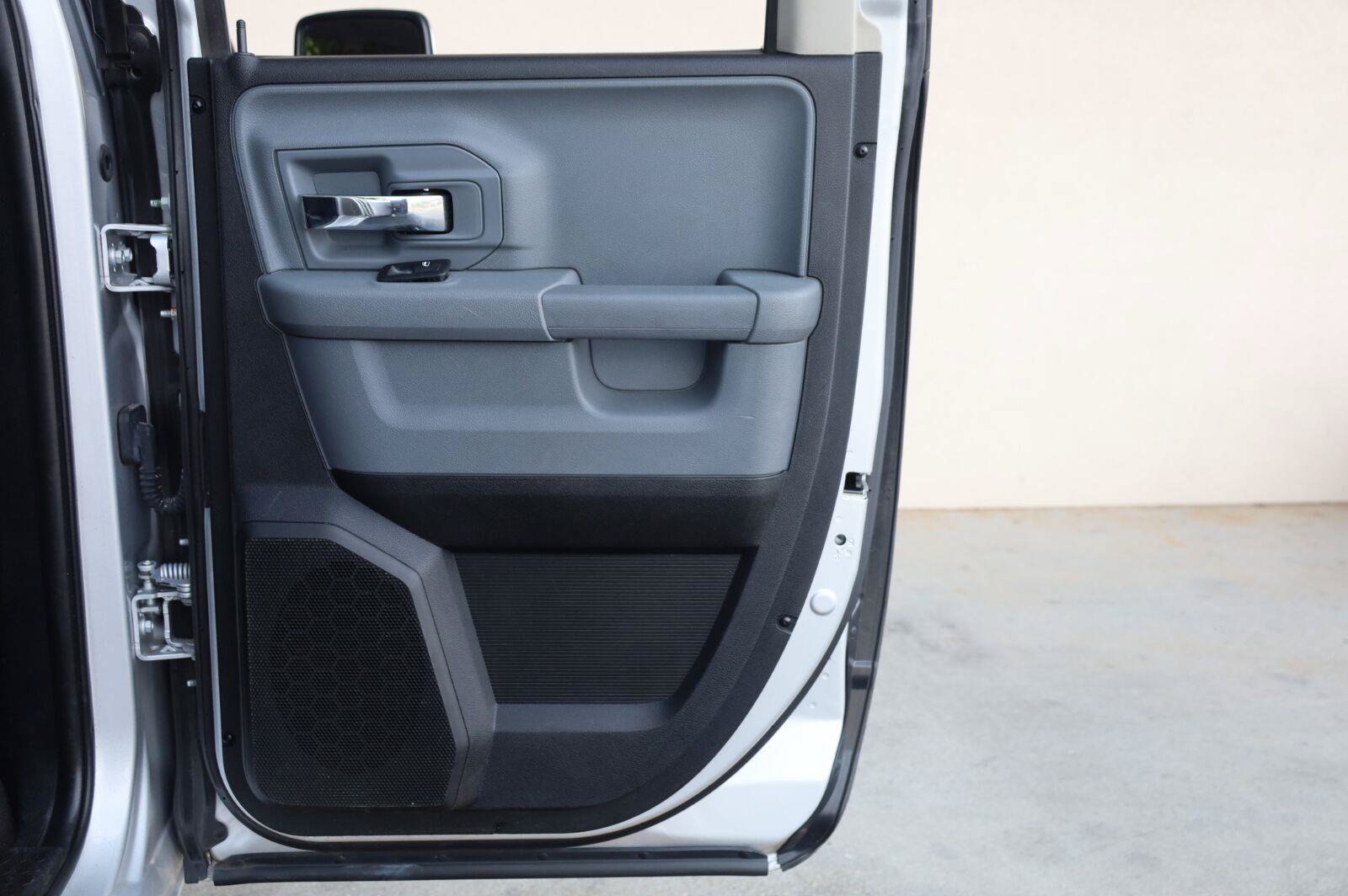 Used 2015 RAM 1500 Classic SLT RWD image 20