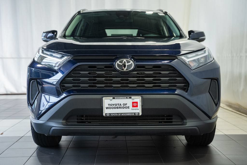 Used 2025 Toyota RAV4 XLE AWD/4WD image 2
