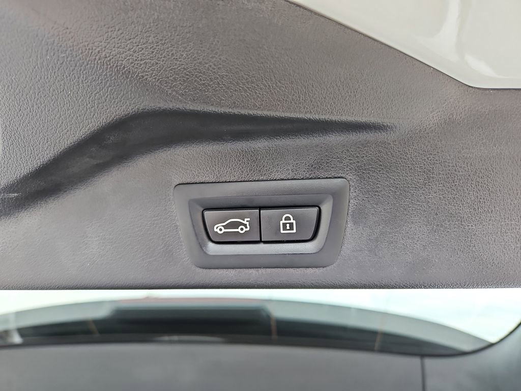 Used 2023 BMW X5 xDrive40i w/ Executive Package image 38