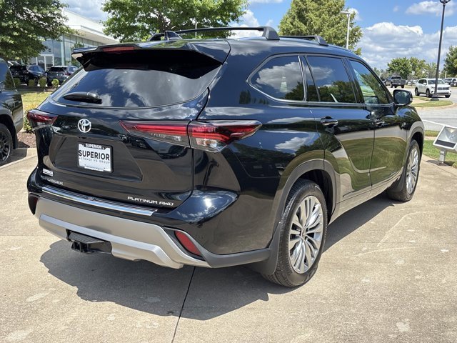 Used 2025 Toyota Highlander Platinum image 3